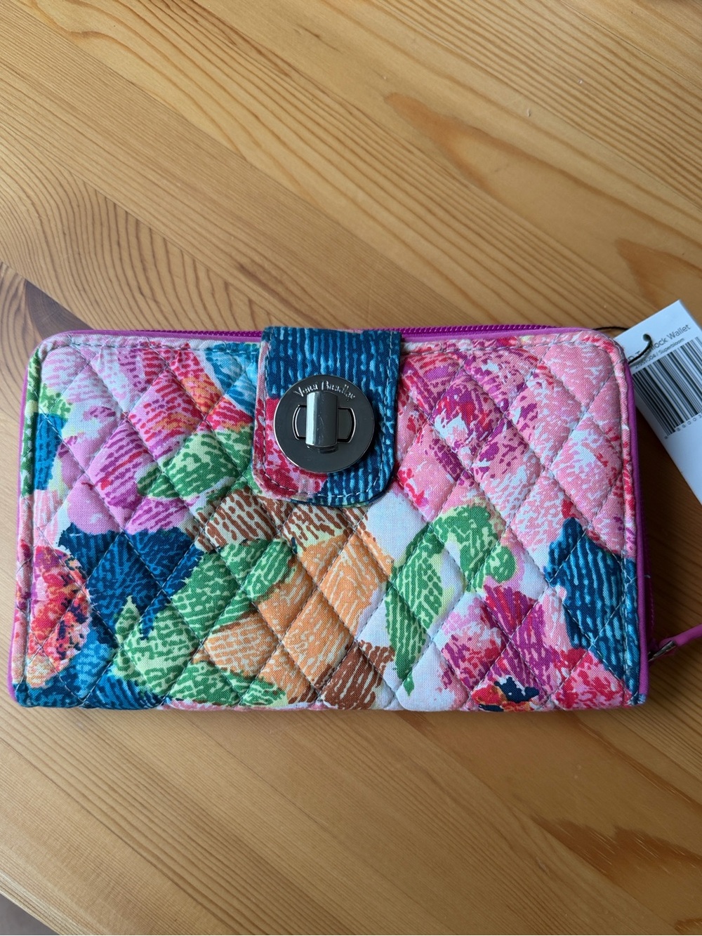 BNWT Vera Bradley Turnlock Wallet